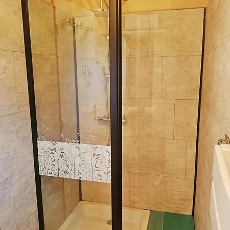 Riviere Et 4 Etoiles - Auvergne - Cantal Su * Valette