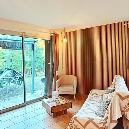 Riviere Et 4 Etoiles - Auvergne - Cantal Su Nyaraló